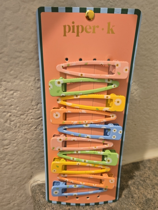 Piper K Accessories - Piper K Pastel Daisy Snap Clips Set - Multicolor Set of 10 New